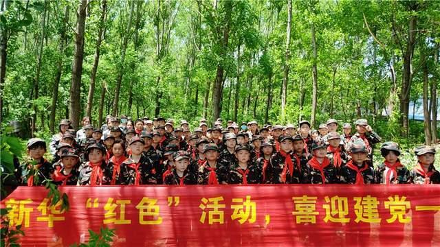 民警深夜上山为群众找牛